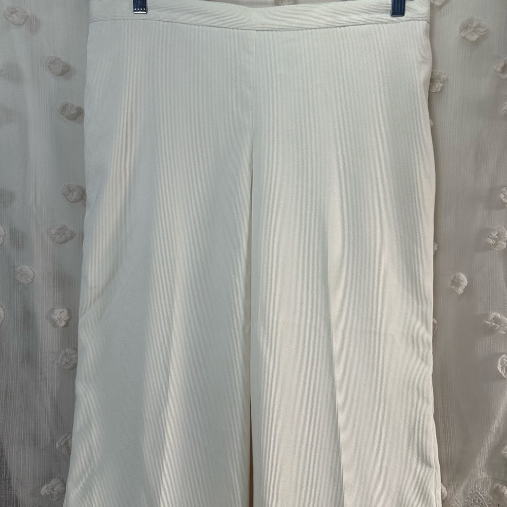 NWT Alfred Dunner Women’s Ribbed Ivory Wide Leg Pants Size 16